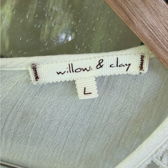 NEW Willow & Clay White Short Sleeve Embroidered Top Size Large - Picture 4 of 9